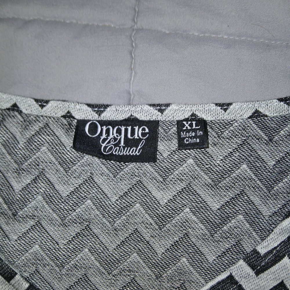 Chevron Patterned Women's Top - Picture 2 of 2